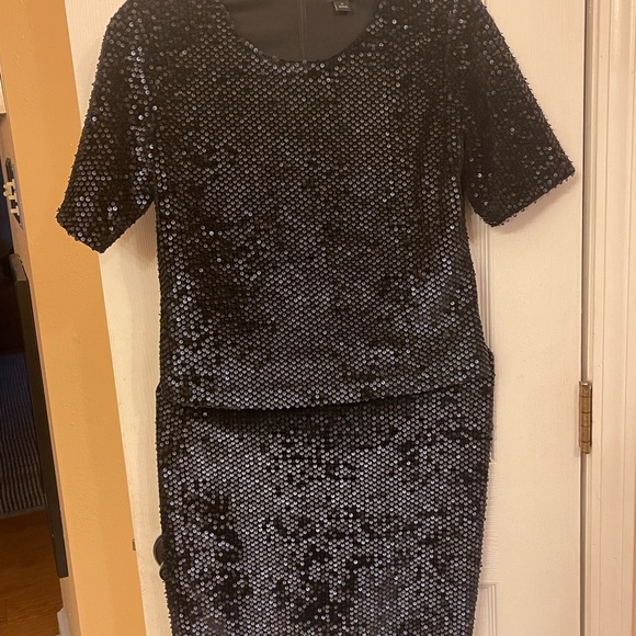 Gorgeous Ann Taylor sequin top skirt two piece set - Picture 3 of 10